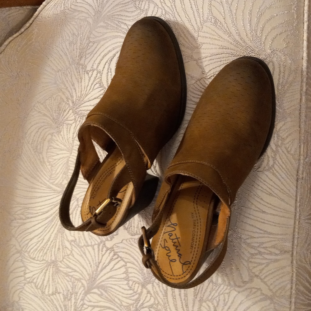Natural Soul Brown Mules